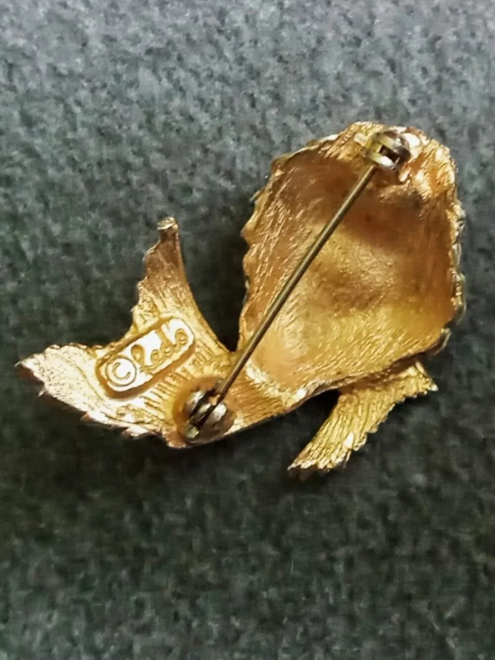 Vintage Signed ©Ledo Pufferfish Brooch Gold Tone Emerald Green Eye Pearl Accent